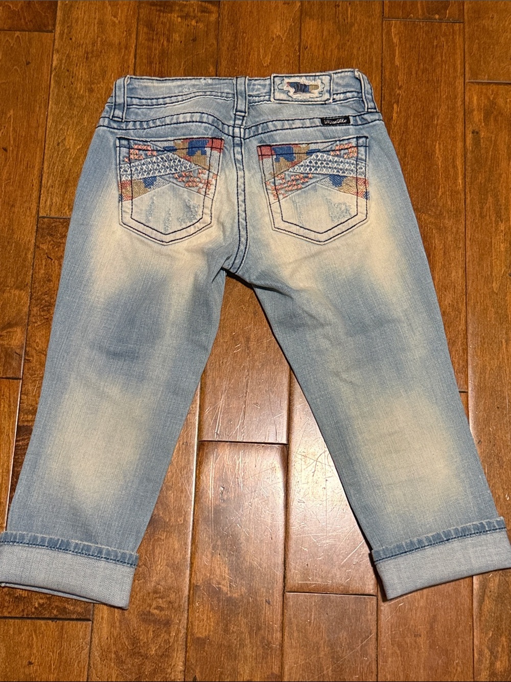 Miss Me Mid Rise Capri Jeans with Colorful Embroidered Pockets Size 25